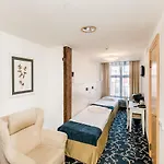 Hotell Meriton Old Town Garden