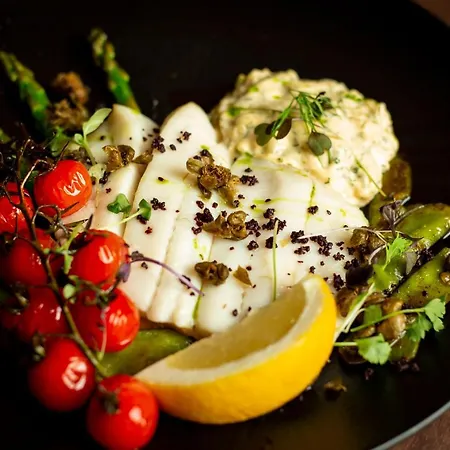 Hotel Meriton Old Town Garden 4*