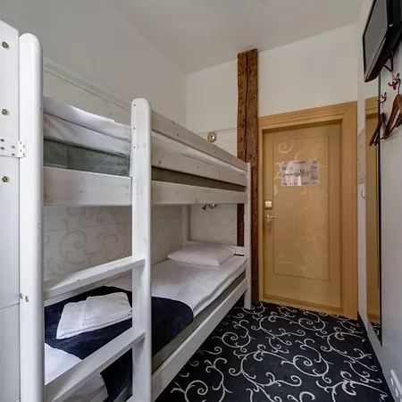 Meriton Old Town Garden Hotel