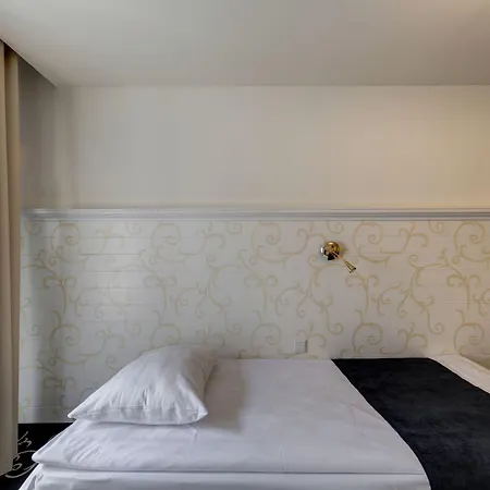 Meriton Old Town Garden 4*