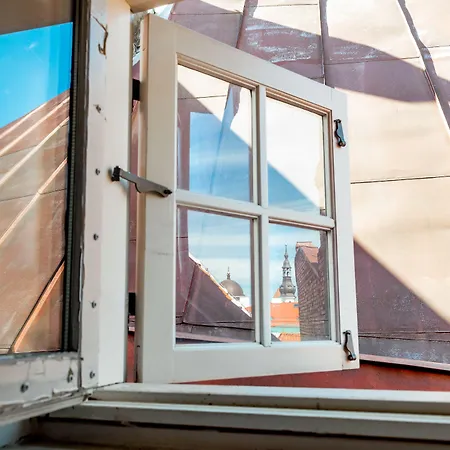 Meriton Old Town Garden Hotel