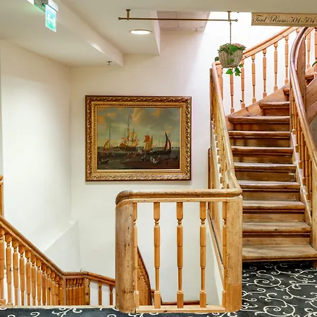 メリトン オールド タウン ガーデン タリン