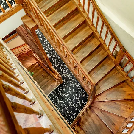 Meriton Old Town Garden