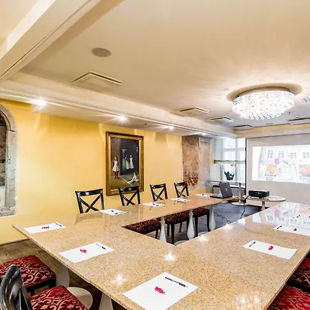 Meriton Old Town Garden Hotel 4*