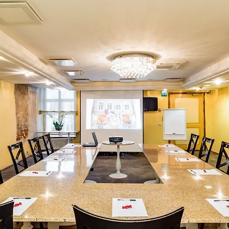 Meriton Old Town Garden Hotel 4*