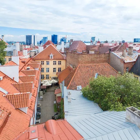 Hotel Meriton Old Town Garden