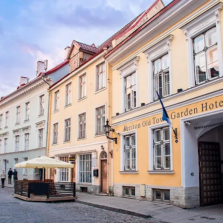 Meriton Old Town Garden Hotel 4*