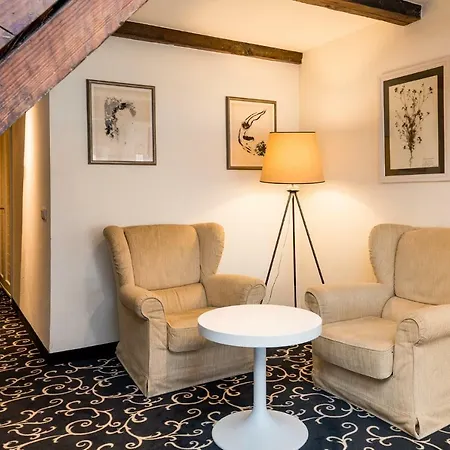 Meriton Old Town Garden 4*