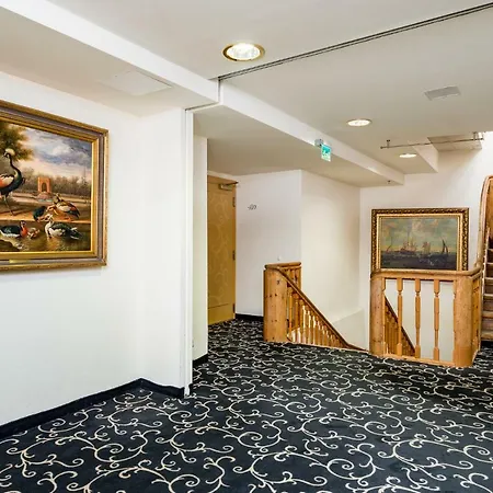 Meriton Old Town Garden 4* Tallinna
