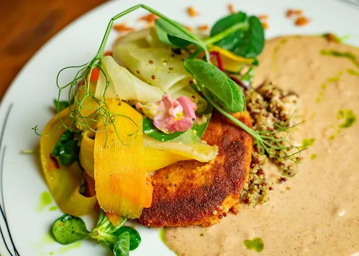 Meriton Old Town Garden Hotel