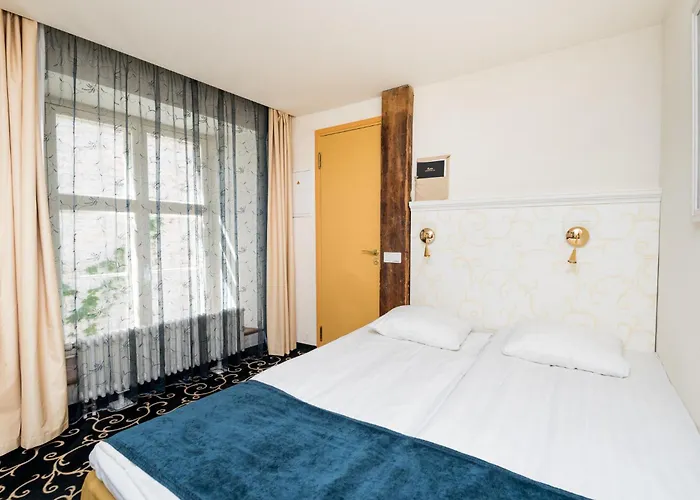 меритон олд тaун гарден 4*