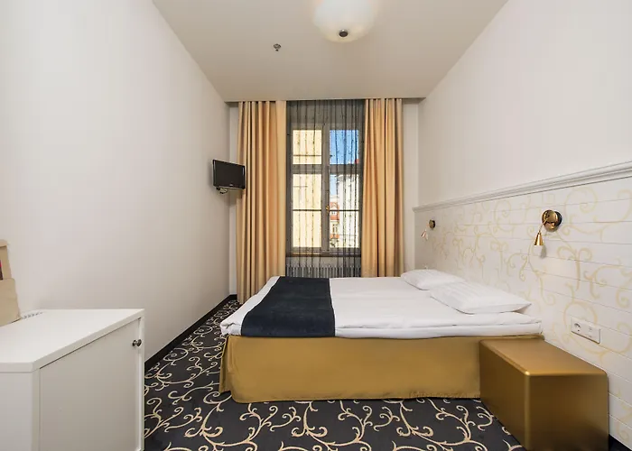 Meriton Old Town Garden Hotell 4*