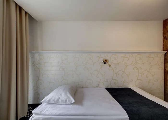 Meriton Old Town Garden 4*