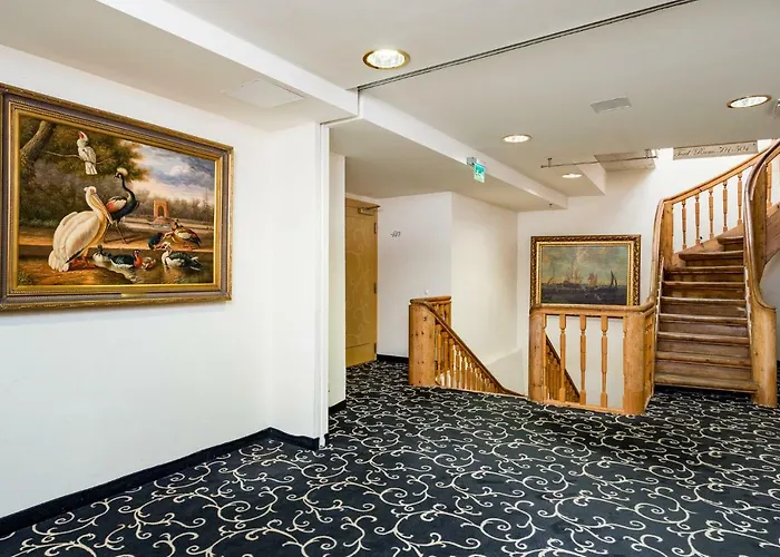 меритон олд тaун гарден 4* Таллин