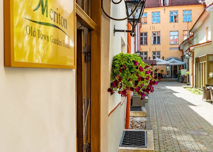 Meriton Old Town Garden